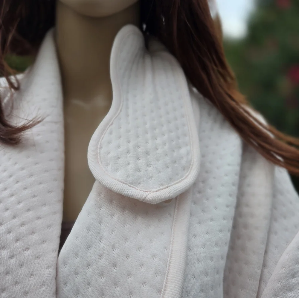 Pink Robe - Picture 2 of 7